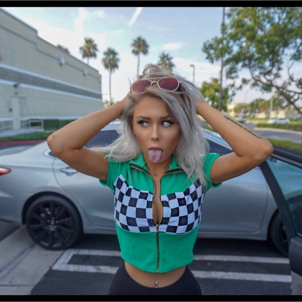 Crop Zip Up Top & Legging Set 💚🖤🏁 RARE